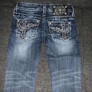 Very cute Miss Me capris great condition